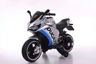 Los niños juguetes eléctricos moto niños viajan en motocicleta con batería