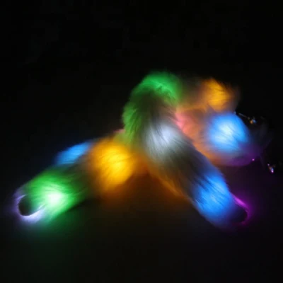 Iluminación LED Piel Metal Anal Plug Cola de zorro para hombres y mujeres Juegos de rol sexy, Cola de gato Butt Plug Resplandor en la oscuridad Consolador Animal Barato Mujeres Juguetes sexuales